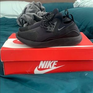 Nike lunar charge black running shoes